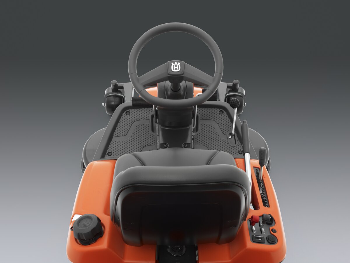 Záhradný rider benzínový Husqvarna R 214TC