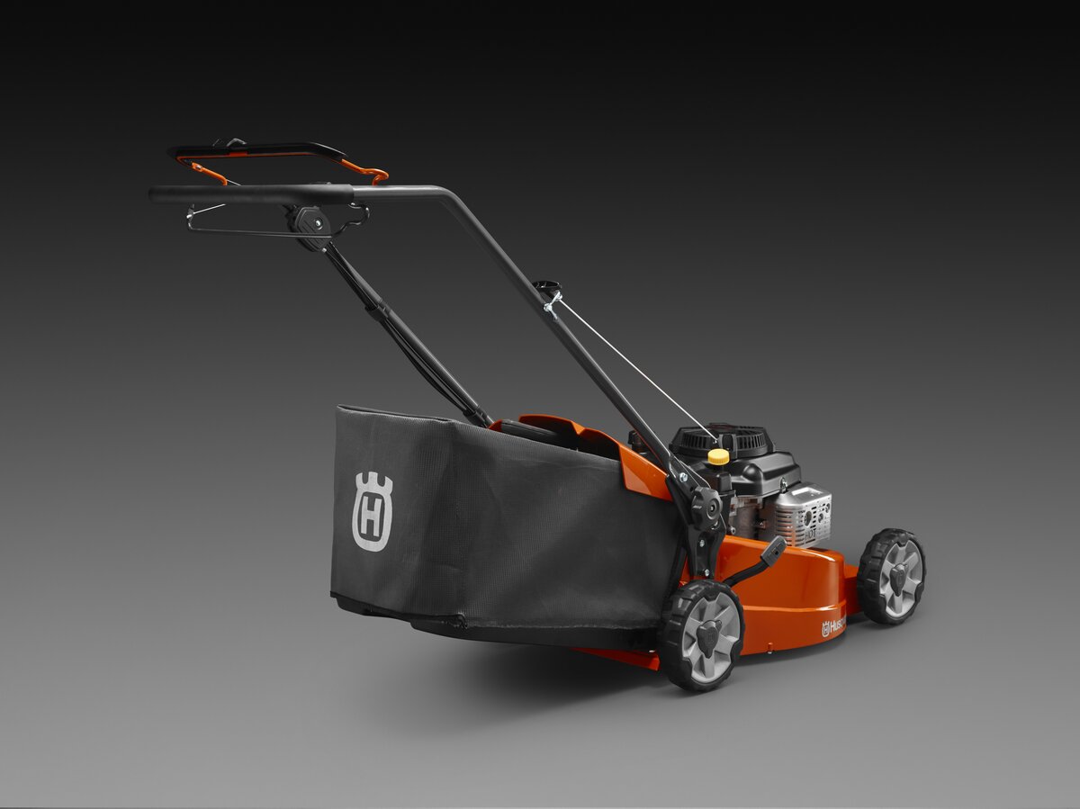 &nbsp;Benzínová kosačka Husqvarna LC 551SP - vak kosačky neprepúšťa prach