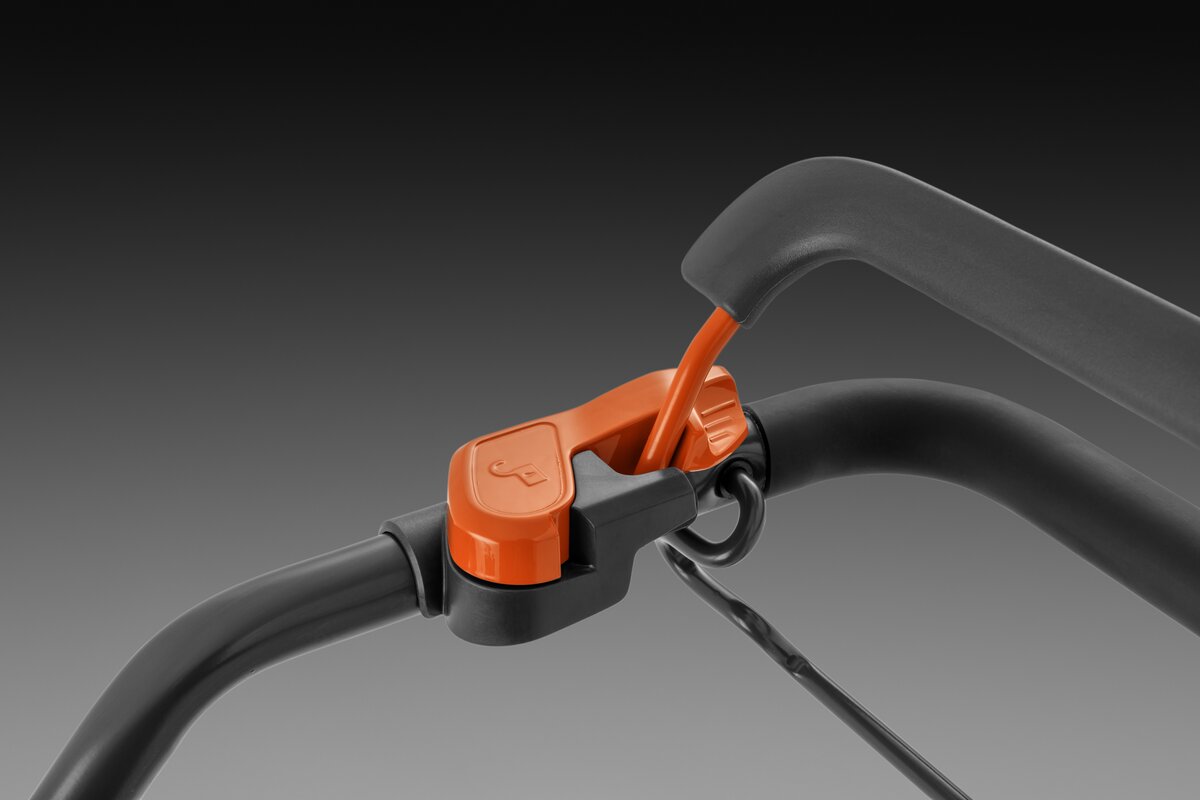 Akumulátorová kosačka bez pojazdu HUSQVARNA LC 137i&nbsp;ľahké štartovanie