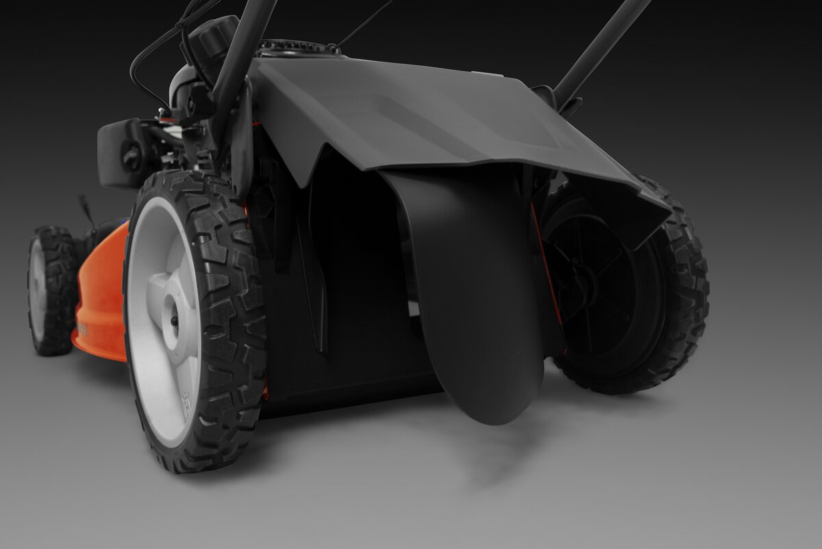 Benzínová kosačka Husqvarna LC&nbsp;353&nbsp;AWD má aj zadné vyhadzovanie pokosenej trávy