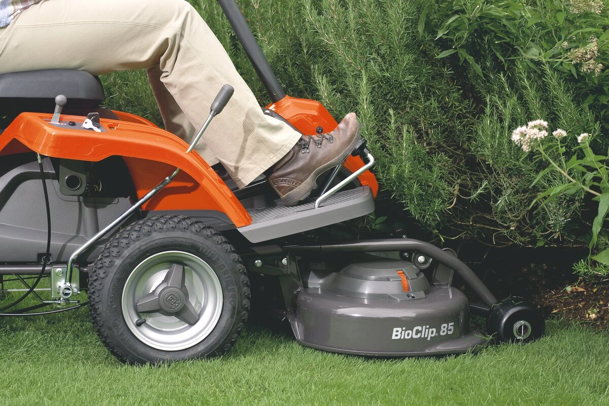 Pojazdná kosačka Husqvarna R 112C5 rider