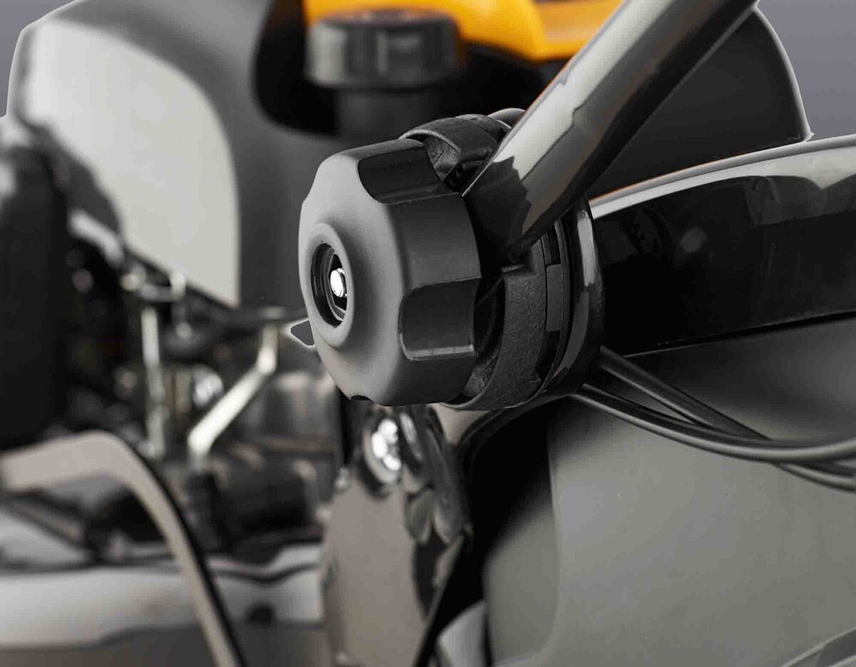 Benzínová kosačka McCULLOCH M46-125R nastavenie rukoväte