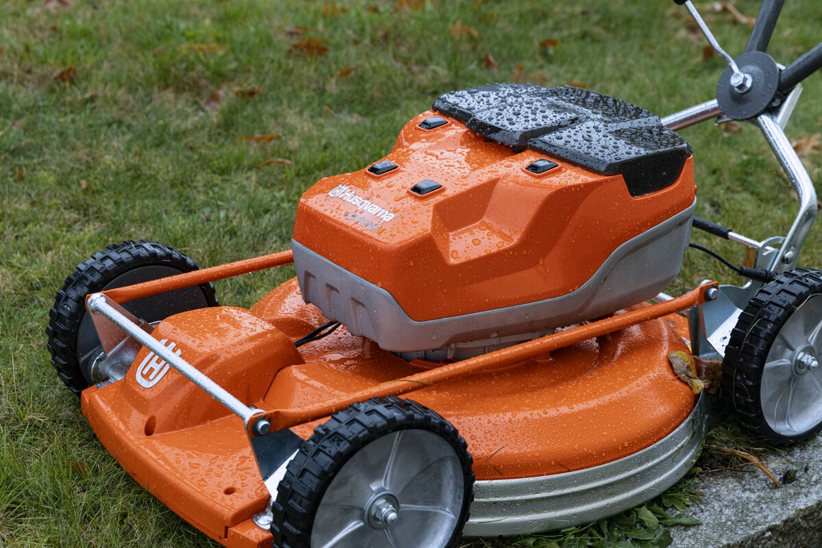 Aku kosačka Husqvarna LC 551iV s IPX4