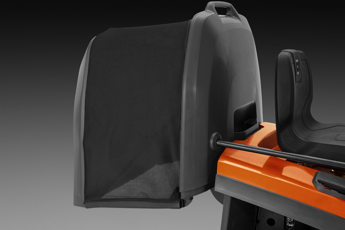 Záhradný kosačka traktor Husquarna s veľkým zberným košom