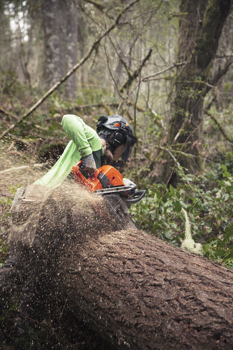 Benzínová reťazová píla Husqvarna 585 