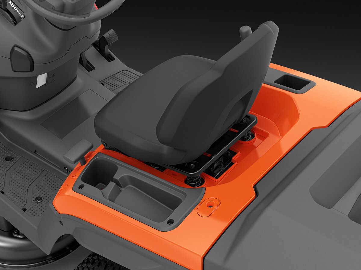 Záhradný traktor Husqvarna TC 215T s otvoreným úložným priestorom