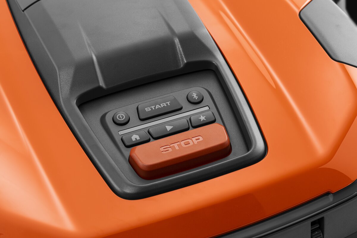 Robotická kosačka Husqvarna CEORA® 546 EPOS™ / RZ 43L / CS4 mu užívateľsky priateľské rozhranie