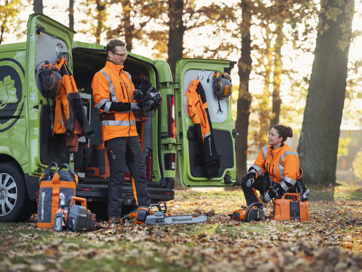 Arboristická reťazová aku píla Husqvarna T540i XP® vyvinutá na profesionálne používanie