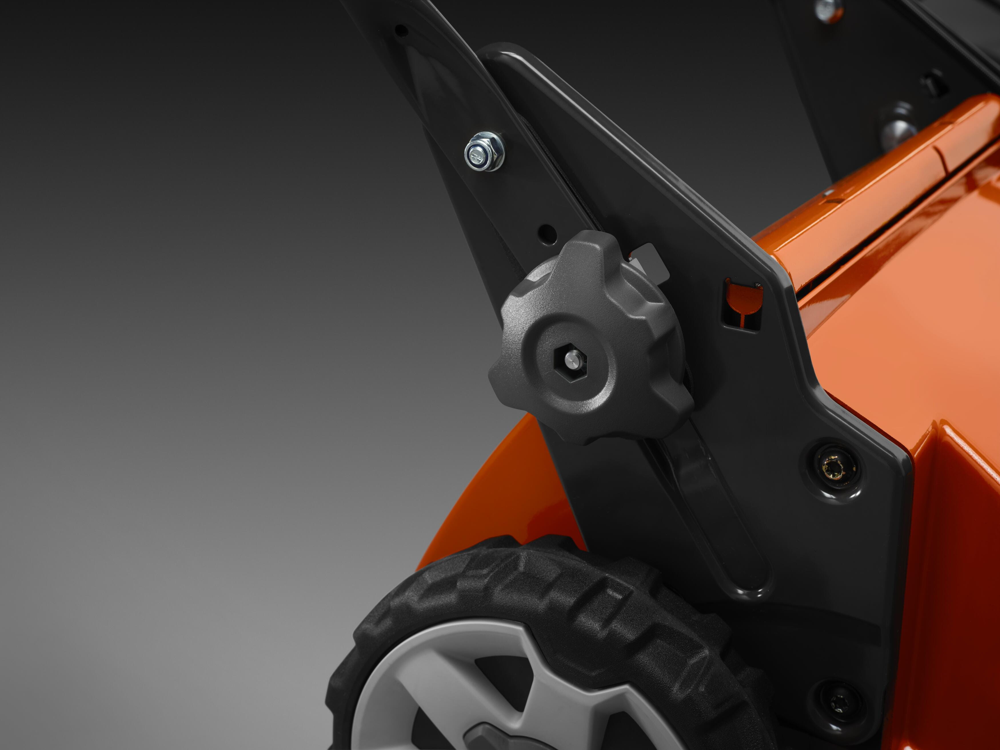 LC 141C Husqvarna Elektrická kosačka