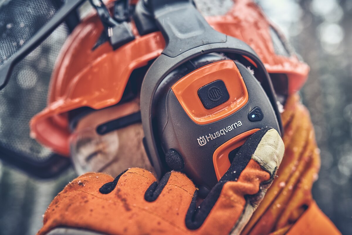 Chrániče sluchu Husqvarna X-SYNC, na prilbu