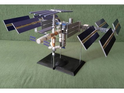 130600 1 iss 1 144 stavba modelu na zakazku