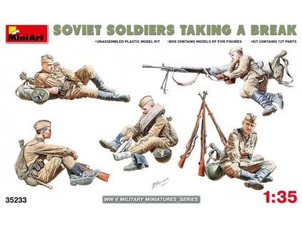 Soviet Soldiers Taking a Break 1/35
