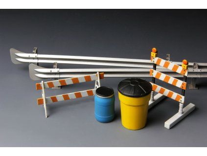 Barricades & Highway Guardrail 1/35