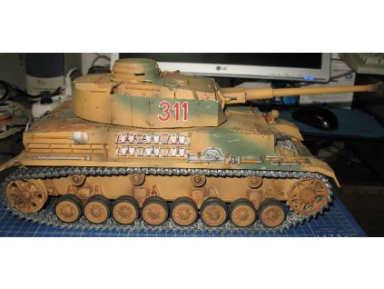 Pz.Kpfw. IV Ausf J   1/16 - stavba modelu na zákazku