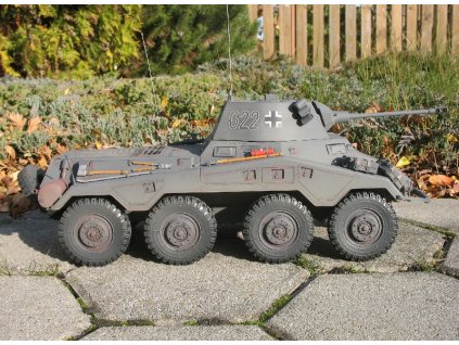Sd.Kfz. 234/2 Puma 1/16 - stavba modelu na zákazku