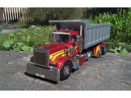 Kenworth predĺžený vyklápač - stavba modelu na zákazku