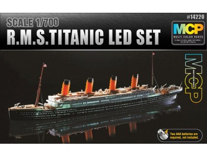 RMS Titanic + LED set 1/700