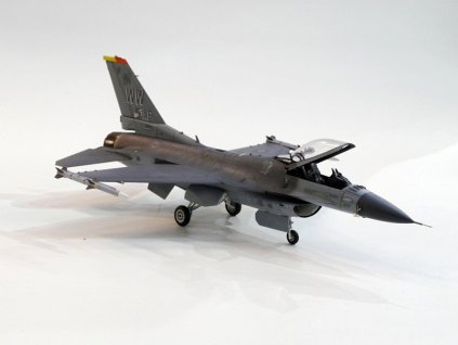 Lockheed Martin F-16 CJ (Block 50) Fighting Falcon 1/72