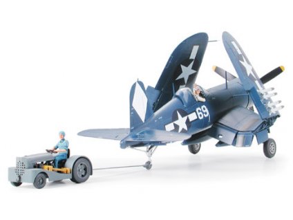 F4U-1D Corsair w/Moto-Tug    1/48