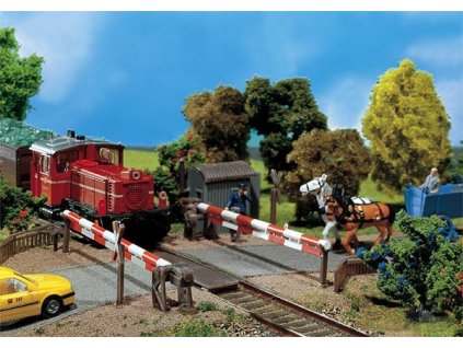 Bahnübergang mit Wachhäuschen HO