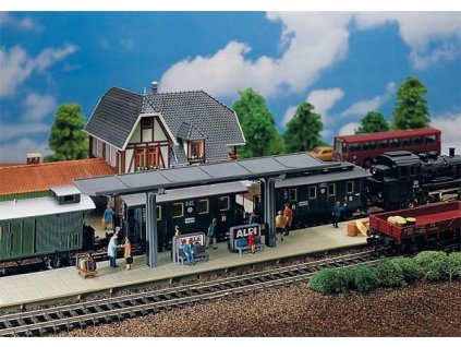 Überdachter Bahnsteig HO