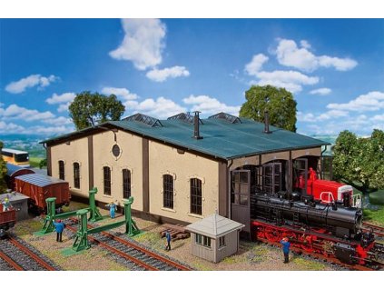 Circular depot with opening doors (servo) HO