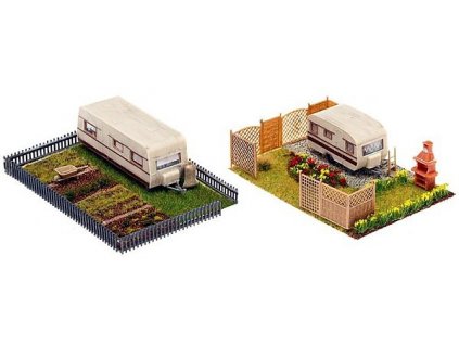 Gardens with caravan 2x HO