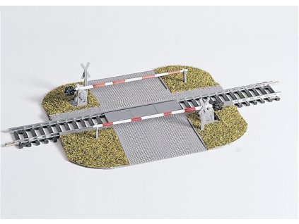 Railway crossing with HO barriers
