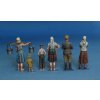 Soviet Villagers   1/35 MiniArt