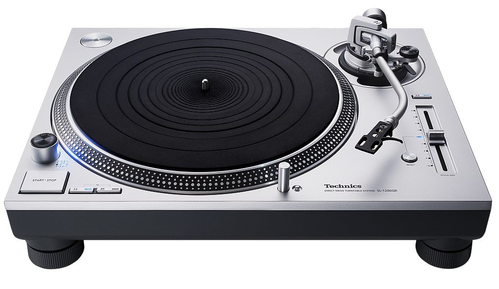 Technics SL-1200GR Barevné provedení: stříbrné