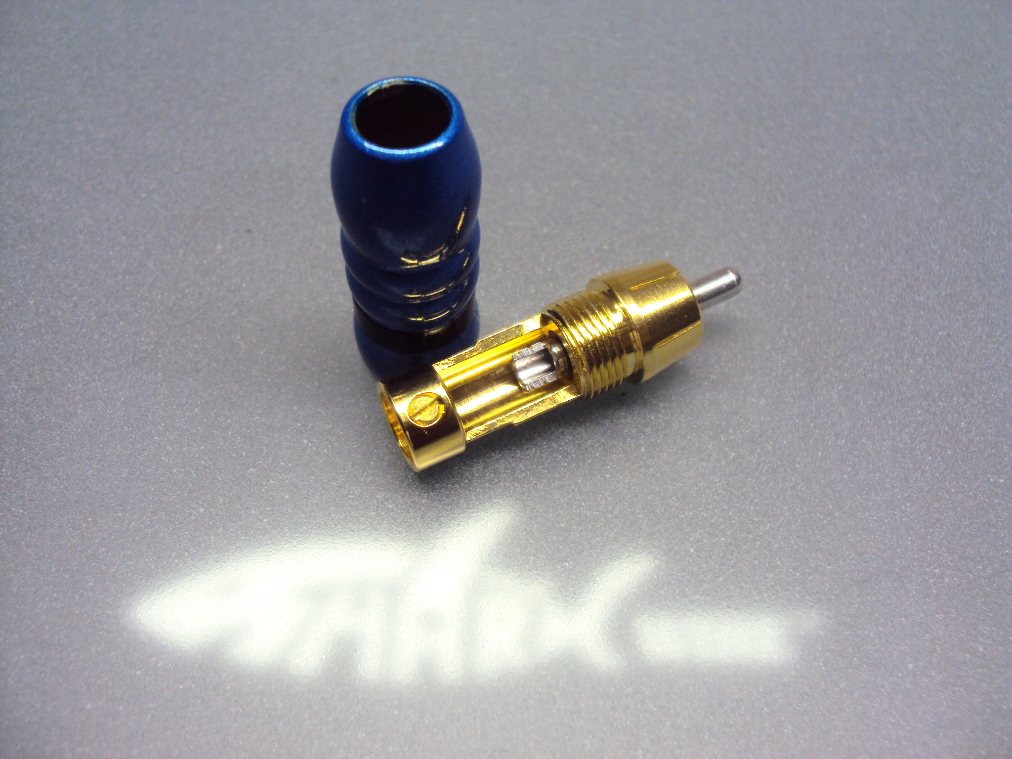 Sharkwire T-17U Gold