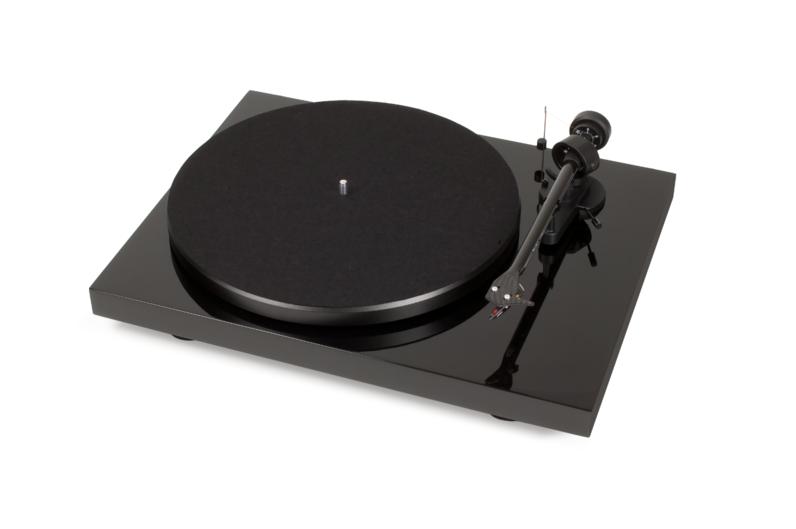 Pro-Ject Debut Carbon Phono USB DC + OM10 Barevné provedení: černé