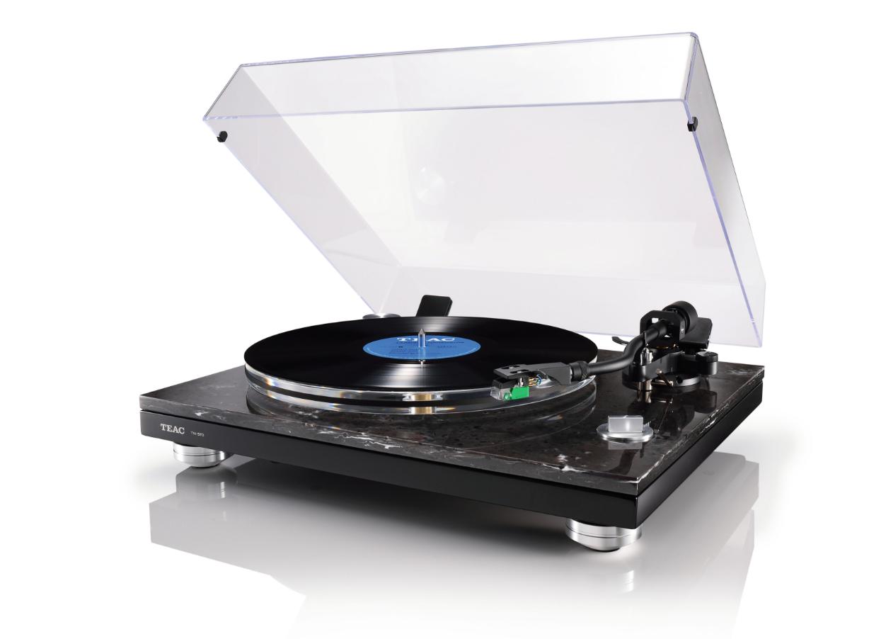 TEAC TN-550 + Thorens Carbon Fiber Disc Brush