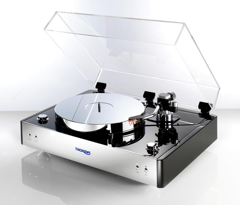 Thorens TD 550 Barevné provedení: černý klavírní lak