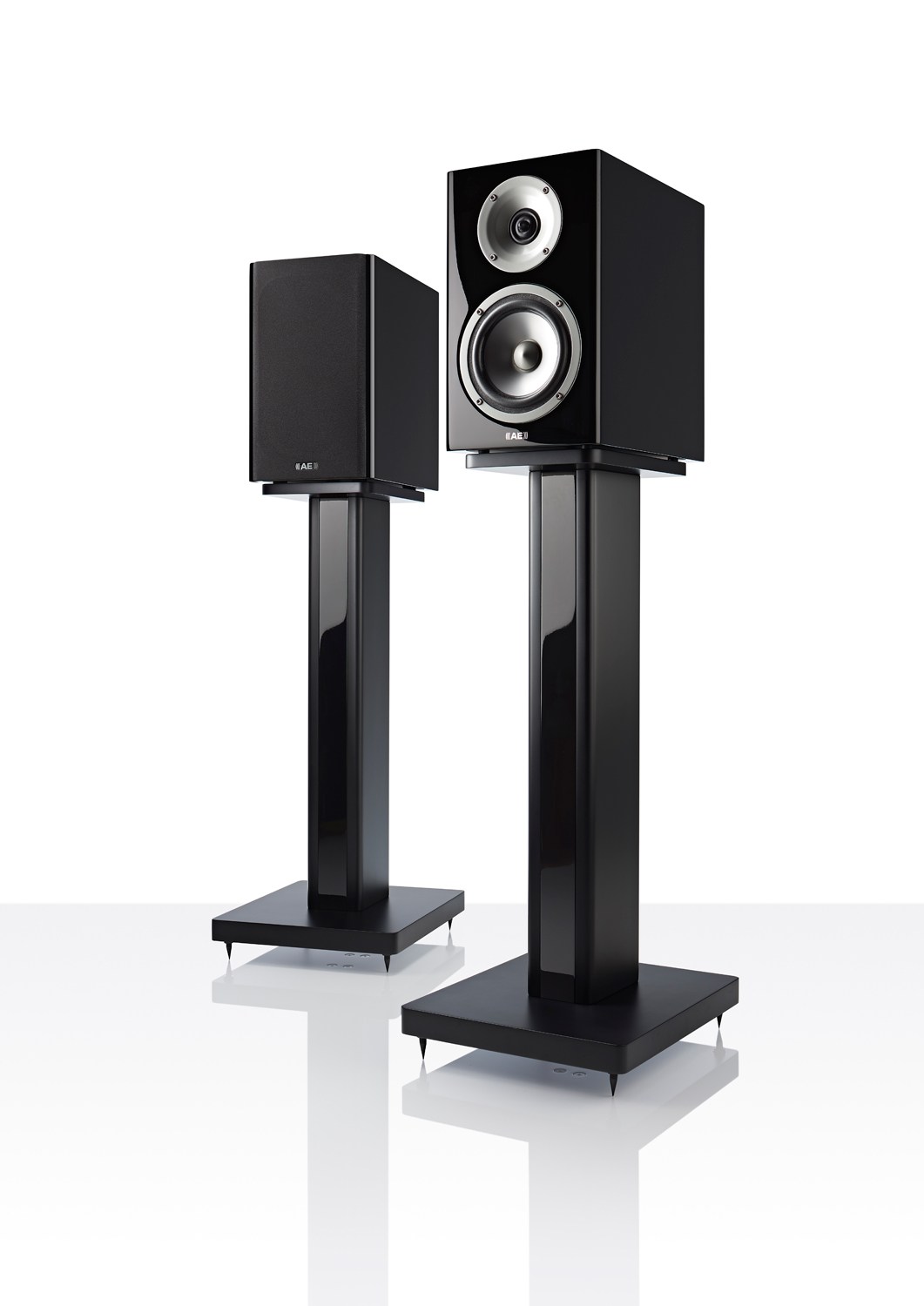 Acoustic Energy Reference 1 Barevné provedení: černý klavírní lak