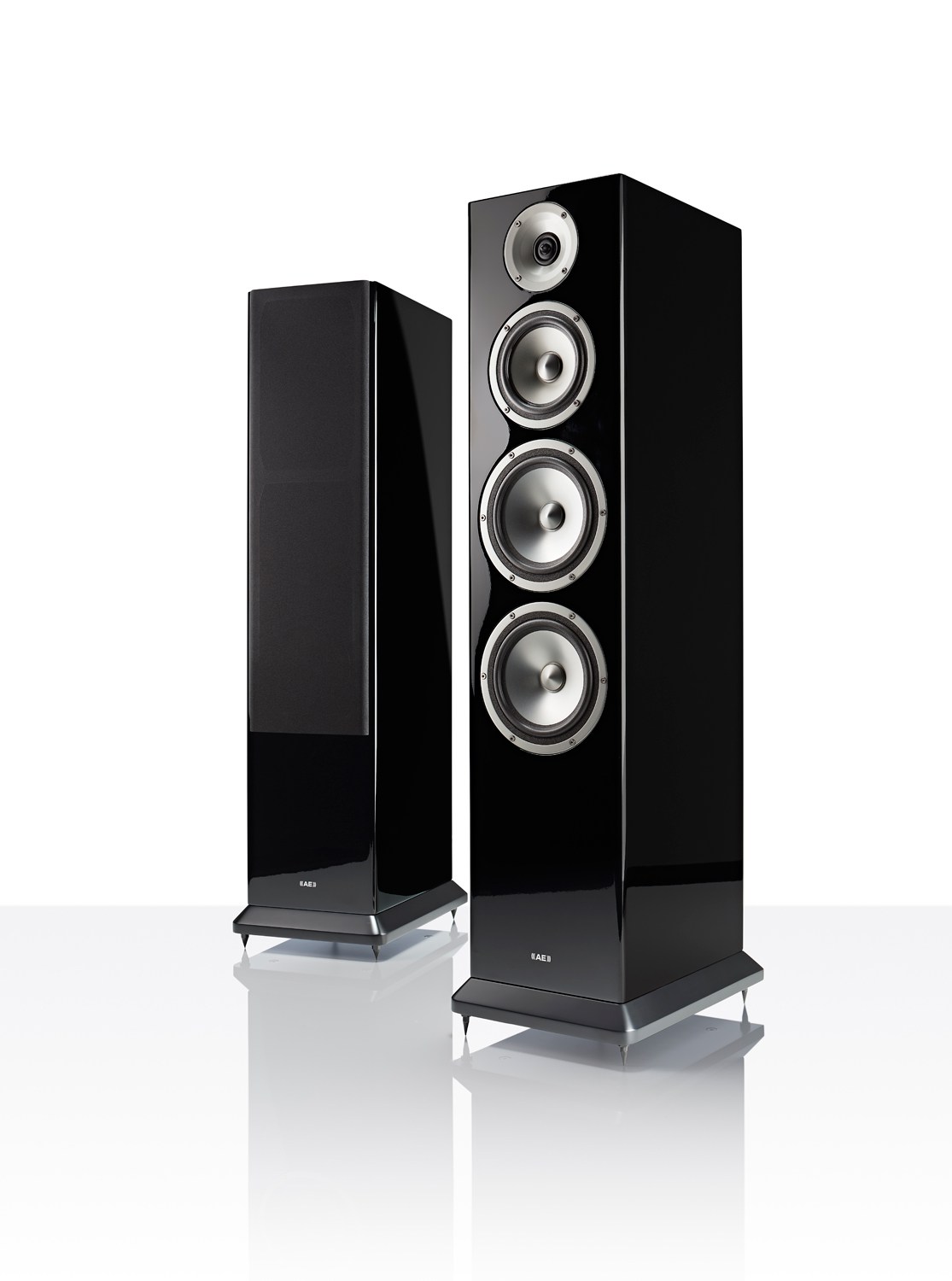 Acoustic Energy Reference 3 Barevné provedení: černý klavírní lak
