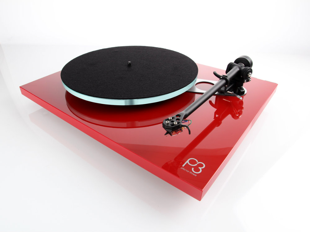Rega Planar 3 Barevné provedení: piano red - červená