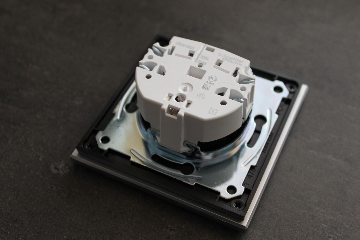 Gigawatt G-044 SCHUKO