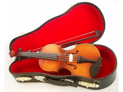 miniatura světlé housle smyčec kufřík