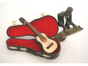 3400004 dárek pro muzikanta kytaristu miniatura klasická kytara v kufříku
