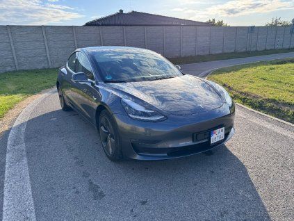 Prenájom Tesla 3 Long Range Dual Motor