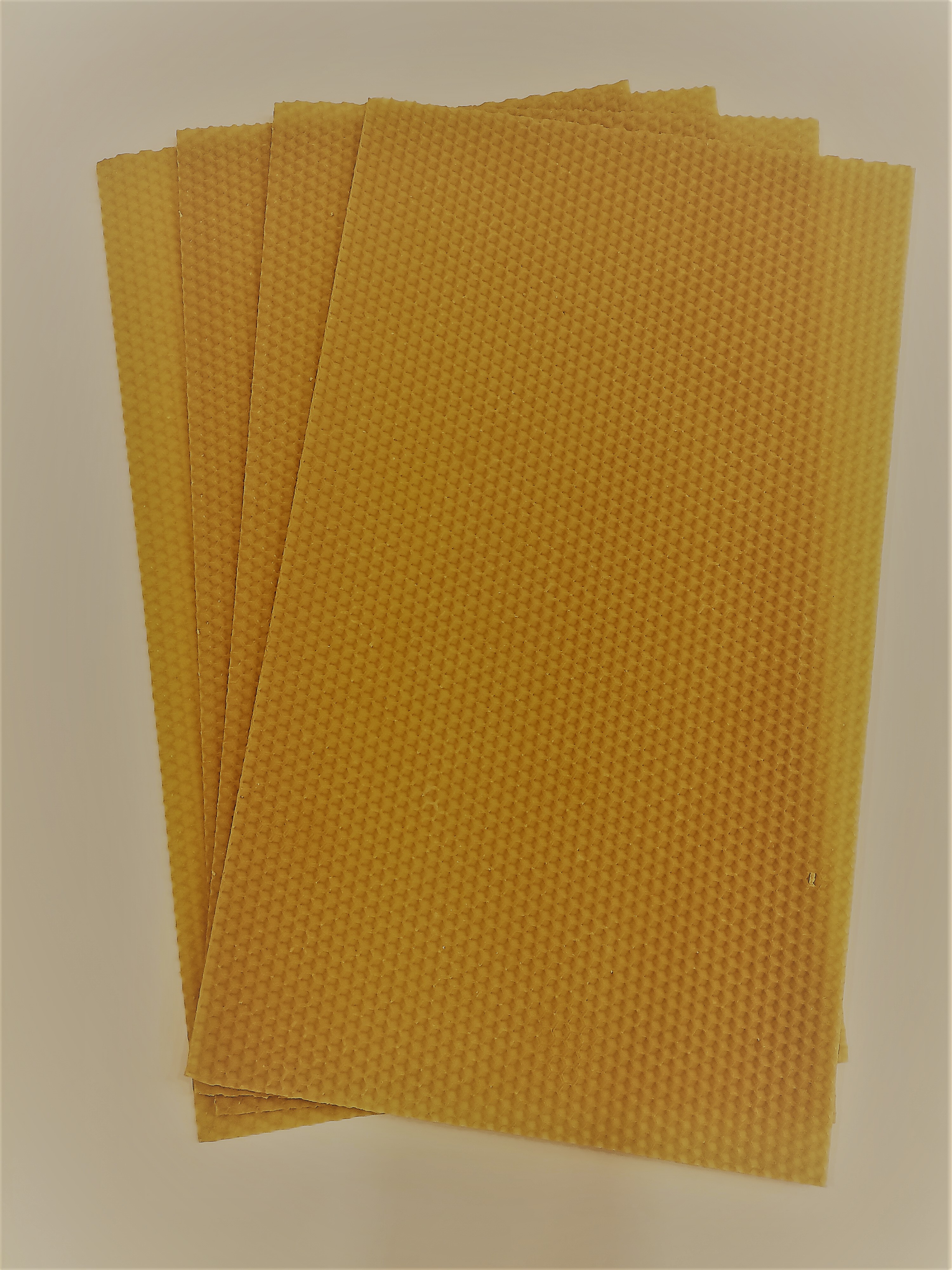 Mezistěny z včelího vosku - rozměry 37x27