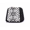 vrecusko na zips ciernobiely vzor