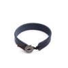 Kožený náramok na gombík stračie pierko - modrý