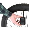 Kompresor MAX1 Mini během huštění jízdního kola – použití SMART režimu