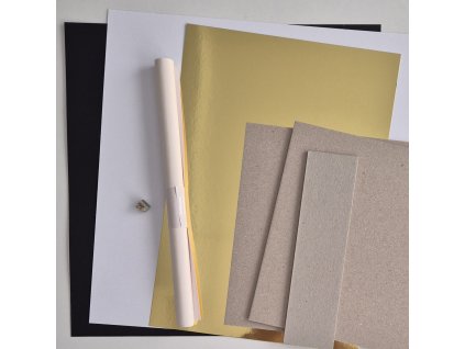 ZÁKLADNÍ MATERIÁL na online kurz BÍLO-ČERNO-ZLATÉ ALBUM - lepenky, potah, čtvrtky, magnety...