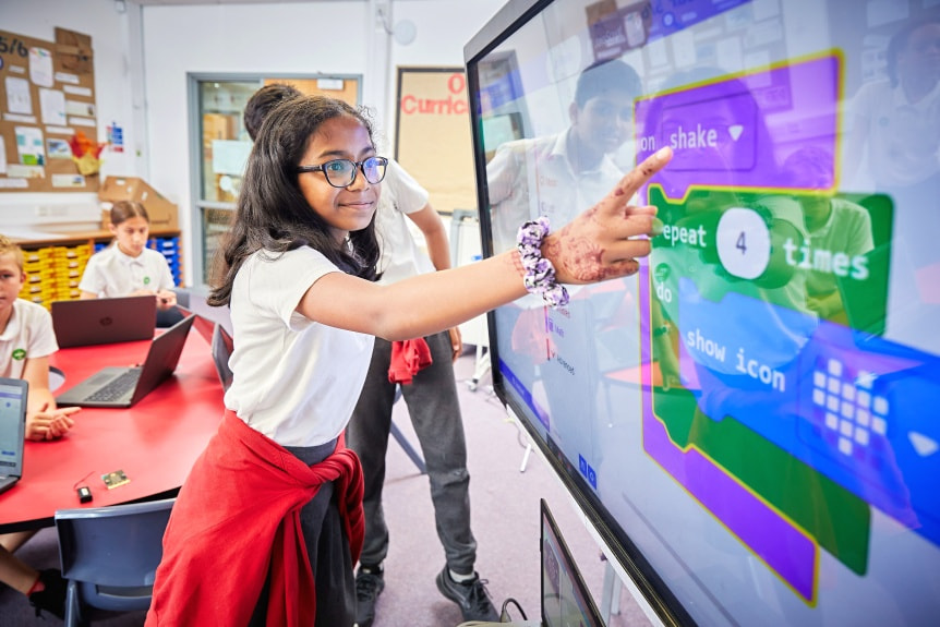 BBC micro:bit V2.21 - mikropočítač pro výuku programování výuka MakeCode