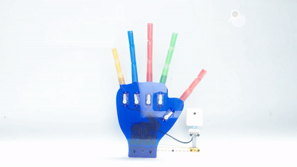 Bionická ruka z brček - stavebnice pro microbit součásti kamera