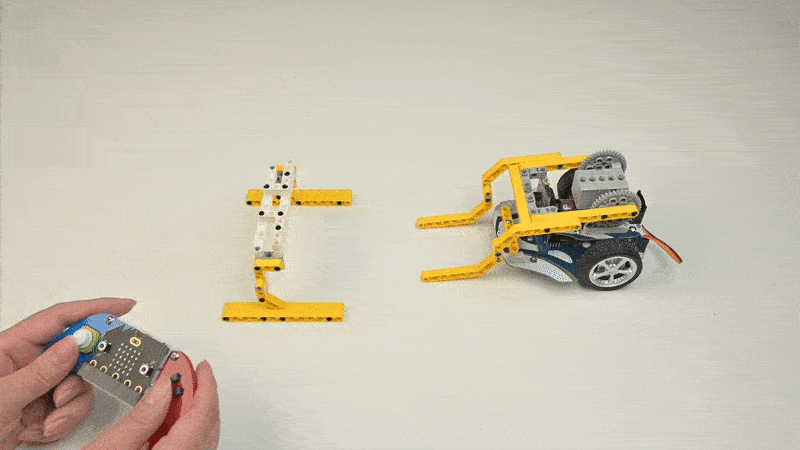 Smart Cutebot Pro - Bravurně jezdící auto pro výuku programování micro:bit příklad použití 6