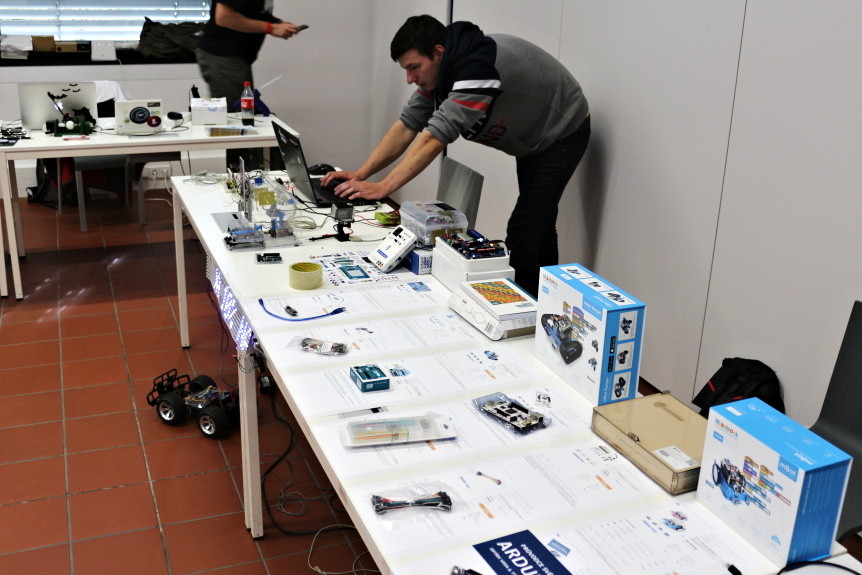 Arduino projekty a věcičky na LinuxDays 2017